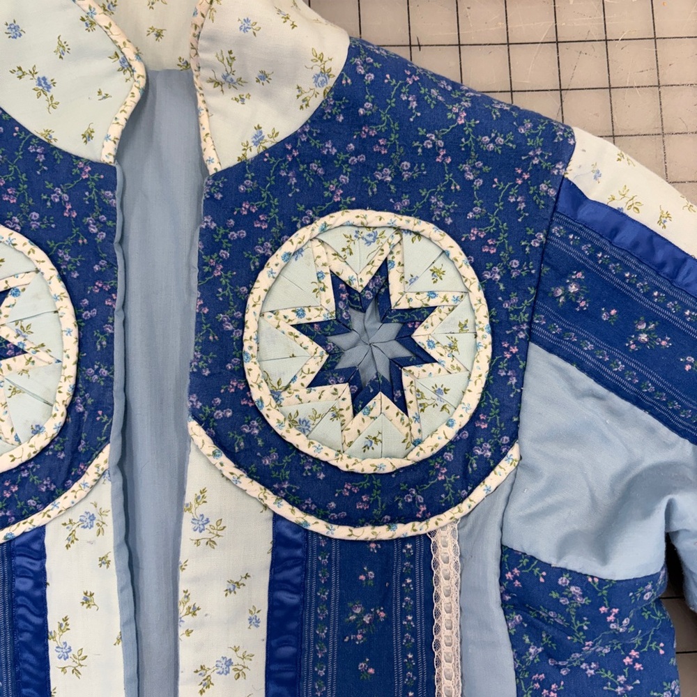 Cottage-core quilted patchwork jacket - image 3